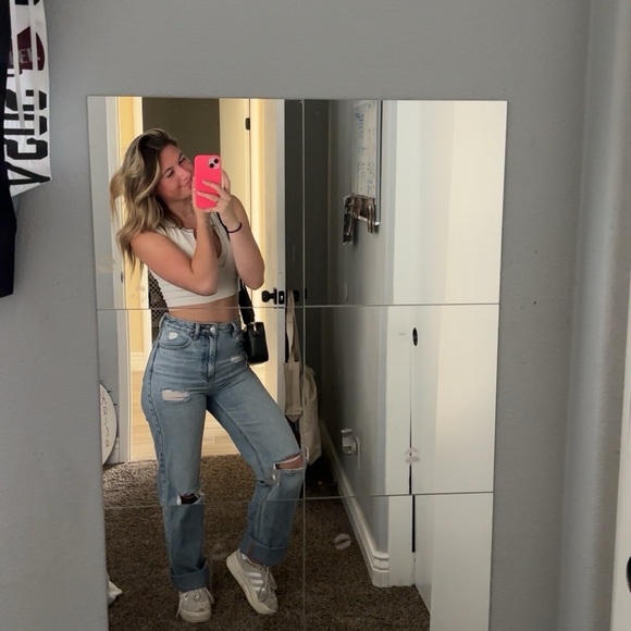 Meet your Posher, Kaila - Picture 1 of 1